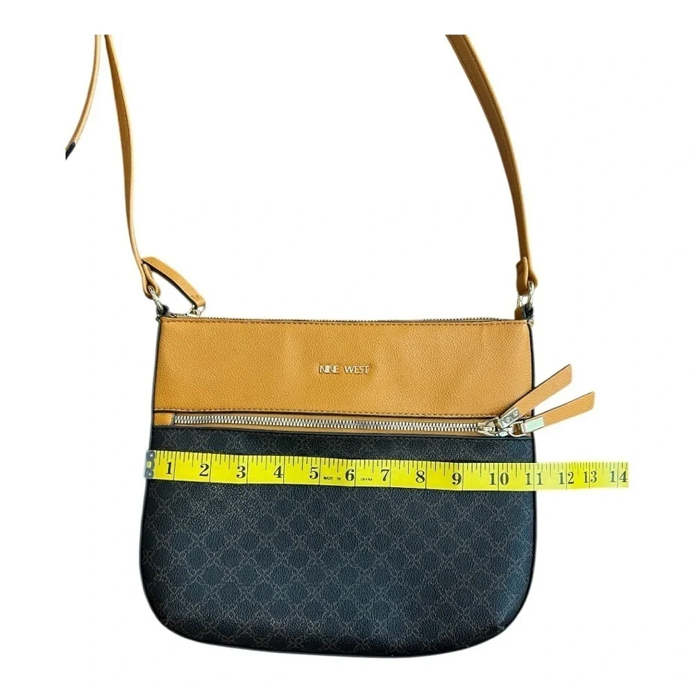 Nine West Crossbody browns and mustard yellow excellent condition